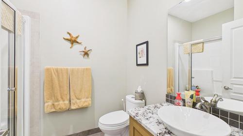 240 Boulder Creek, Cranbrook, BC - Indoor Photo Showing Bathroom