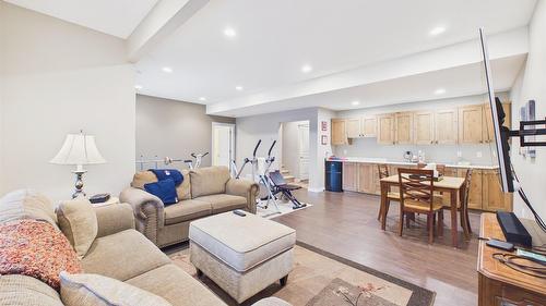 240 Boulder Creek, Cranbrook, BC - Indoor Photo Showing Living Room