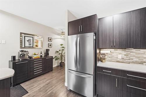 153 Stranmillis Ave, Winnipeg, MB - Indoor Photo Showing Kitchen