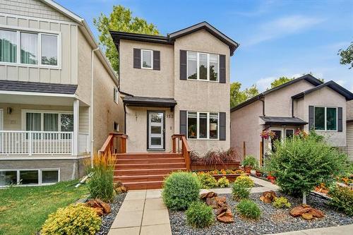 153 Stranmillis Ave, Winnipeg, MB - Outdoor With Facade