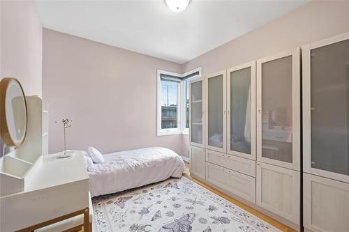 437 St Anthony Ave, Winnipeg, MB - Indoor