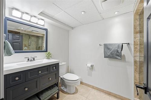437 St Anthony Ave, Winnipeg, MB - Indoor Photo Showing Bathroom