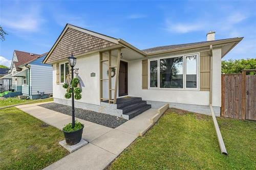 437 St Anthony Ave, Winnipeg, MB - Outdoor