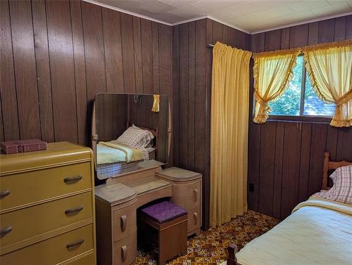9 Rayna Rd, Hillside Beach, MB - Indoor Photo Showing Bedroom