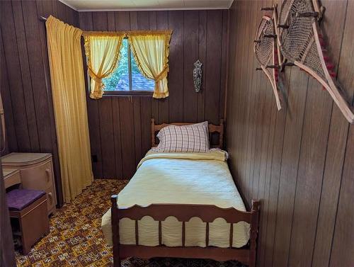 9 Rayna Rd, Hillside Beach, MB - Indoor