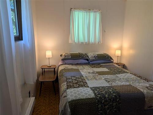 9 Rayna Rd, Hillside Beach, MB - Indoor Photo Showing Bedroom