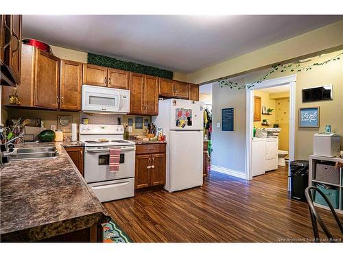 770 Glengarry Pl, Fredericton, NB - Indoor Photo Showing Kitchen With Double Sink