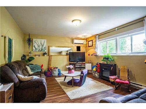 770 Glengarry Pl, Fredericton, NB - Indoor Photo Showing Living Room