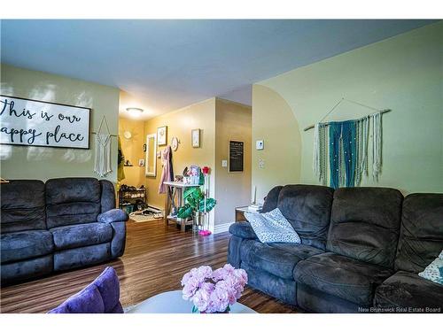 770 Glengarry Pl, Fredericton, NB - Indoor Photo Showing Living Room