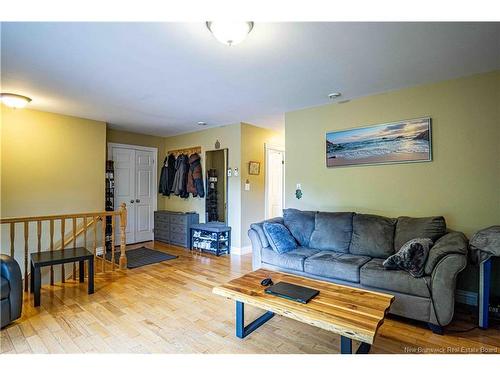 770 Glengarry Pl, Fredericton, NB - Indoor Photo Showing Living Room