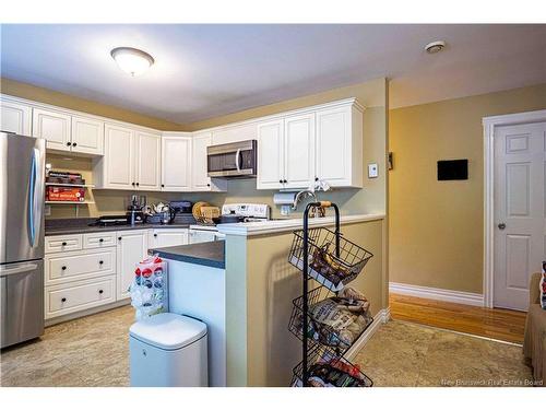 770 Glengarry Pl, Fredericton, NB - Indoor Photo Showing Kitchen