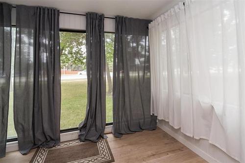 105-693 A St Anne'S Rd, Winnipeg, MB - Indoor Photo Showing Other Room