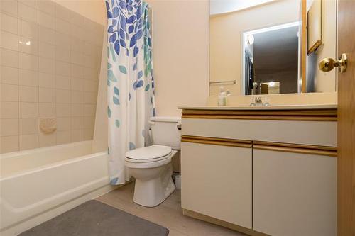 105-693 A St Anne'S Rd, Winnipeg, MB - Indoor Photo Showing Bathroom