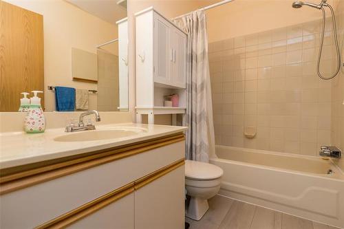 105-693 A St Anne'S Rd, Winnipeg, MB - Indoor Photo Showing Bathroom