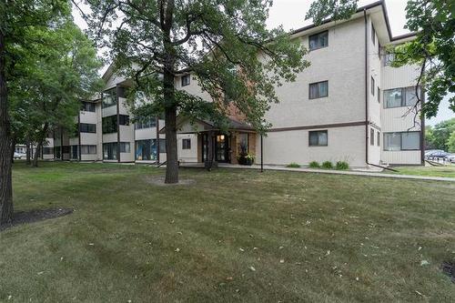 105-693 A St Anne'S Rd, Winnipeg, MB - Outdoor