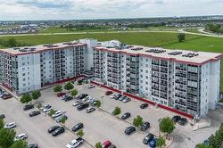211-80 Barnes ST  Winnipeg, MB R3T 5J2