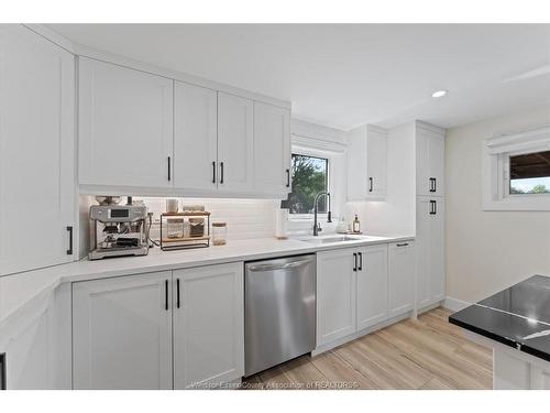 414 St Louis, Belle River, ON - Indoor Photo Showing Kitchen