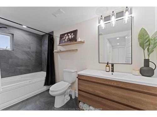 414 St Louis, Belle River, ON - Indoor Photo Showing Bathroom