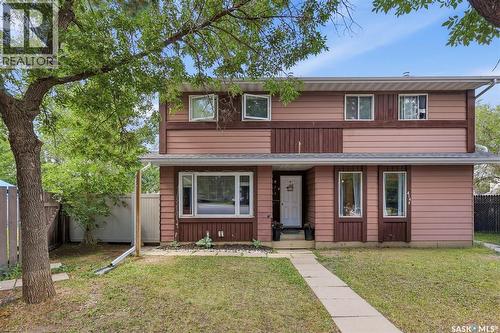 A & B 414 Gardiner PLACE  Saskatoon, SK S7N 2S9