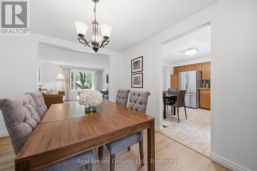 39 Wagoners Trail, Guelph (Kortright Hills), ON - Indoor Photo Showing Dining Room