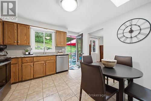 39 Wagoners Trail, Guelph (Kortright Hills), ON - Indoor