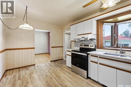 2509 Taylor Street E, Saskatoon, SK - Indoor Photo Showing Kitchen