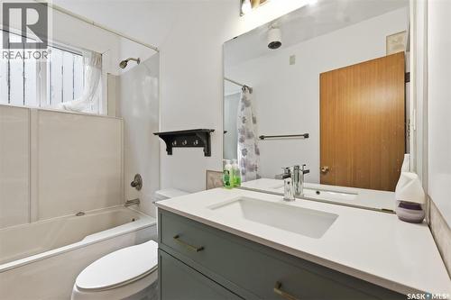 2509 Taylor Street E, Saskatoon, SK - Indoor Photo Showing Bathroom