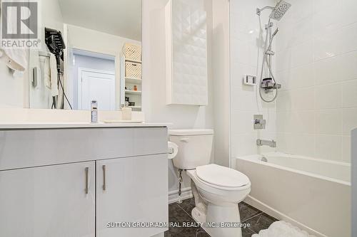 Updated Main Bathroom - 3 - 196 Pine Grove Road, Vaughan, ON - Indoor Photo Showing Bathroom