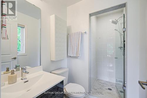 Updated Ensuite with Walk-in Shower - 3 - 196 Pine Grove Road, Vaughan, ON - Indoor Photo Showing Bathroom