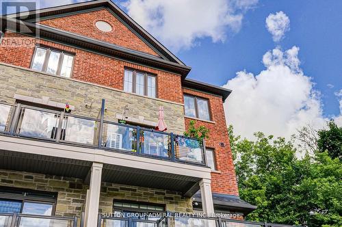 3 - 196 Pine Grove Road, Vaughan, ON - Outdoor