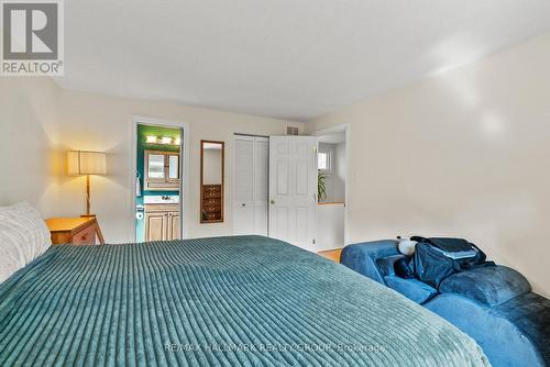 932 Beauclaire Drive, Ottawa, ON - Indoor Photo Showing Bedroom