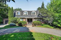1907 FAIRMEADOW CRESCENT Ottawa, ON K1H 7B8