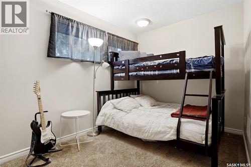 2705 Grant Road, Regina, SK - Indoor Photo Showing Bedroom