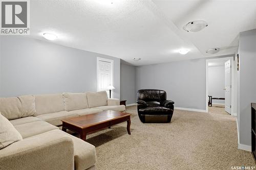 2705 Grant Road, Regina, SK - Indoor Photo Showing Living Room