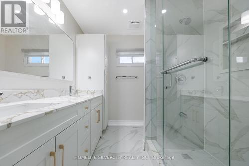 3803 Keenan Crescent, Mississauga, ON - Indoor Photo Showing Bathroom