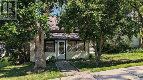 18 SUSAN STREET W  Huntsville, ON P1H 1X4