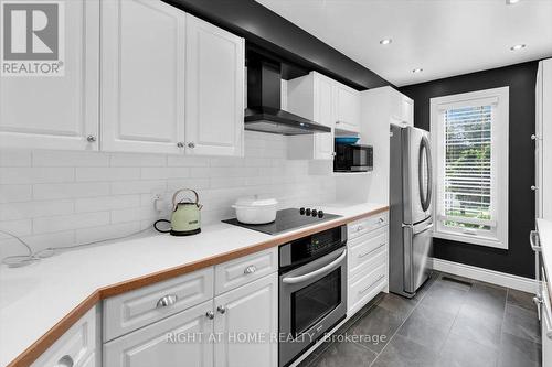18 Bashford Road, Ajax, ON - Indoor Photo Showing Kitchen