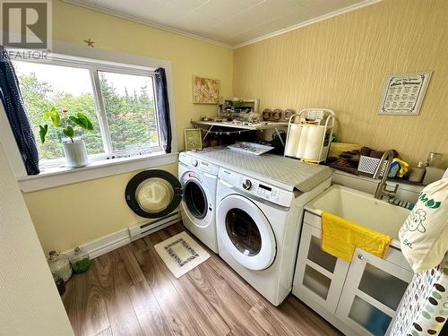 11 Atlantic Drive, Lumsden, NL - Indoor Photo Showing Laundry Room