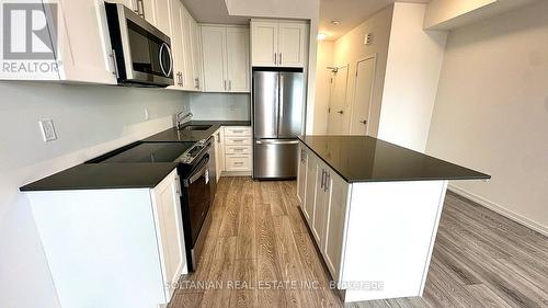 8 - 20 LYTHAM GREEN CIRCLE , Newmarket, Ontario L3Y 0H3 5