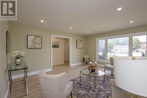 111 Limeridge Road W, Hamilton, ON - Indoor Photo Showing Living Room