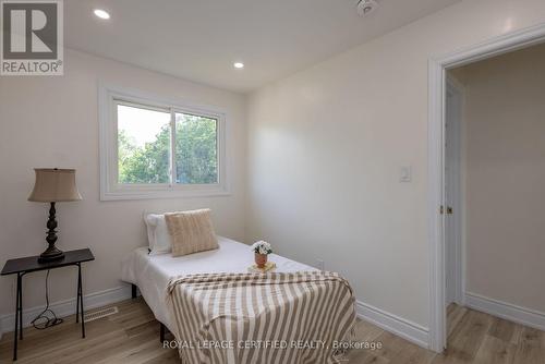 111 Limeridge Road W, Hamilton, ON - Indoor Photo Showing Bedroom