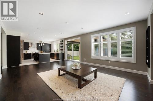 6181 Silver Maple, Lasalle, ON - Indoor Photo Showing Living Room