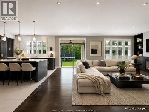 6181 Silver Maple, Lasalle, ON - Indoor Photo Showing Living Room