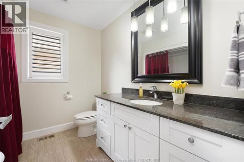 6181 Silver Maple, Lasalle, ON - Indoor Photo Showing Bathroom