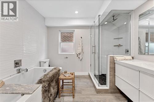 1362 Elsmere, Windsor, ON - Indoor Photo Showing Bathroom
