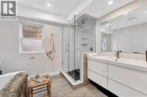 1362 Elsmere, Windsor, ON - Indoor Photo Showing Bathroom