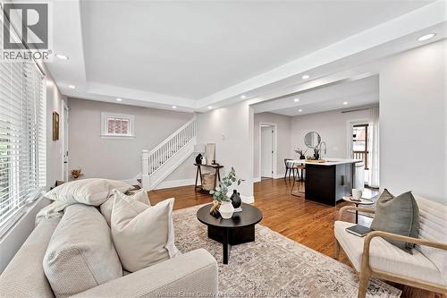 1362 Elsmere, Windsor, ON - Indoor Photo Showing Living Room
