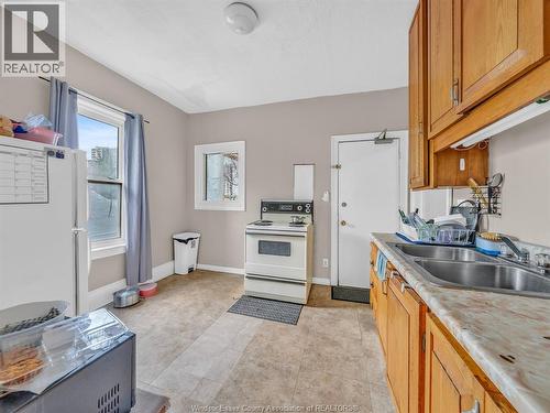 751 Windsor Avenue, Windsor, ON - Indoor Photo Showing Kitchen With Double Sink