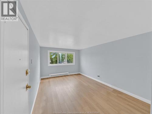 751 Windsor Avenue, Windsor, ON - Indoor Photo Showing Other Room
