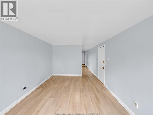 751 Windsor Avenue, Windsor, ON - Indoor Photo Showing Other Room